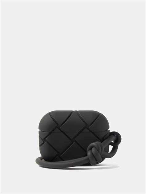 bottega veneta airpods pro.